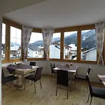 Проживание в семье Haus Arnold - Und Силлиан