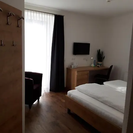 Haus Arnold - Und * 锡利安