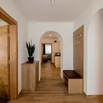 Haus Arnold - Und *
